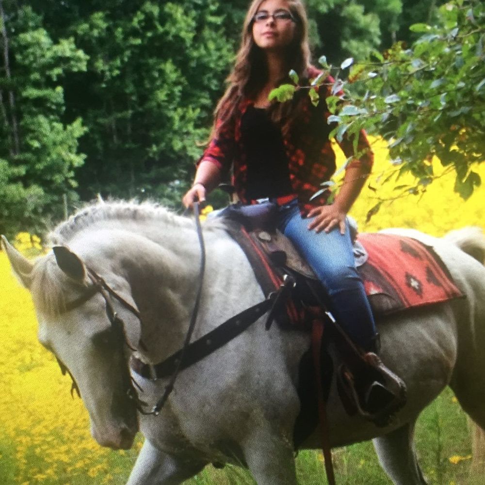 Meet your Posher, Ayse